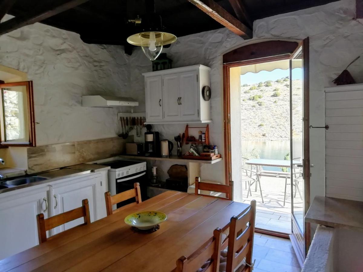 Вилла Arbeli House Mandraki  Экстерьер фото