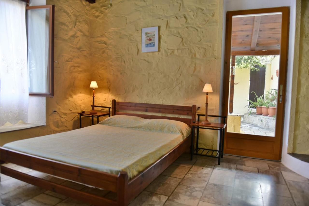 Вилла Arbeli House Mandraki  Экстерьер фото
